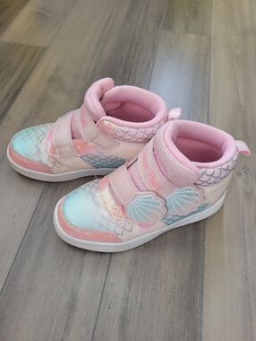 Girl 11 US Mermaid Sneakers Like New